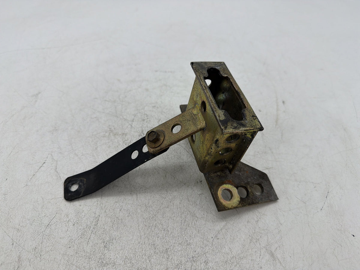 1993 Harley Electra Touring Sport Driver Rider Backrest Bracket Mount 52589-09A
