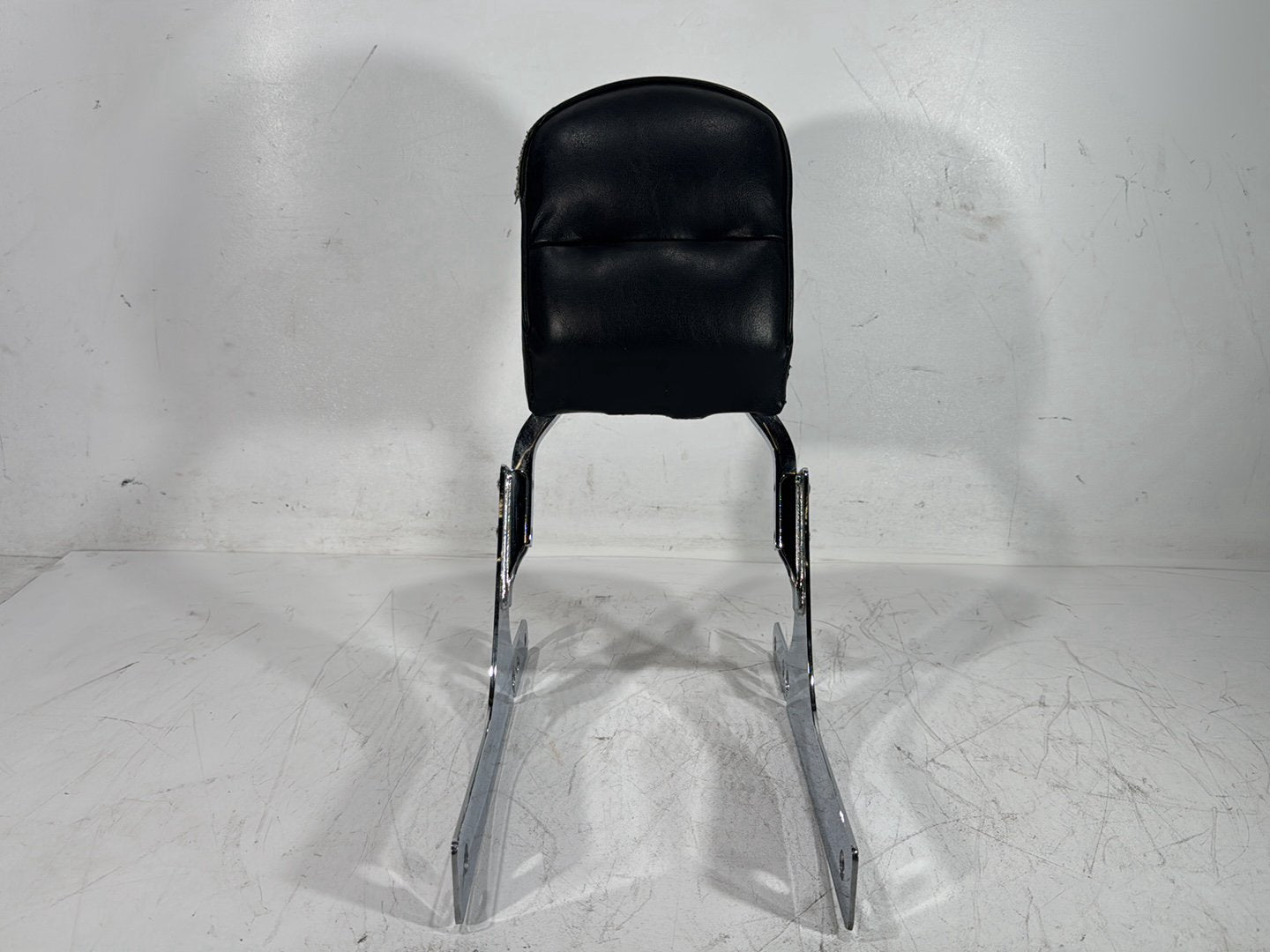 2003 Harley Dyna Wide Glide FXDWG OEM Rear Sissy Bar w/ Backrest Cushion Pad