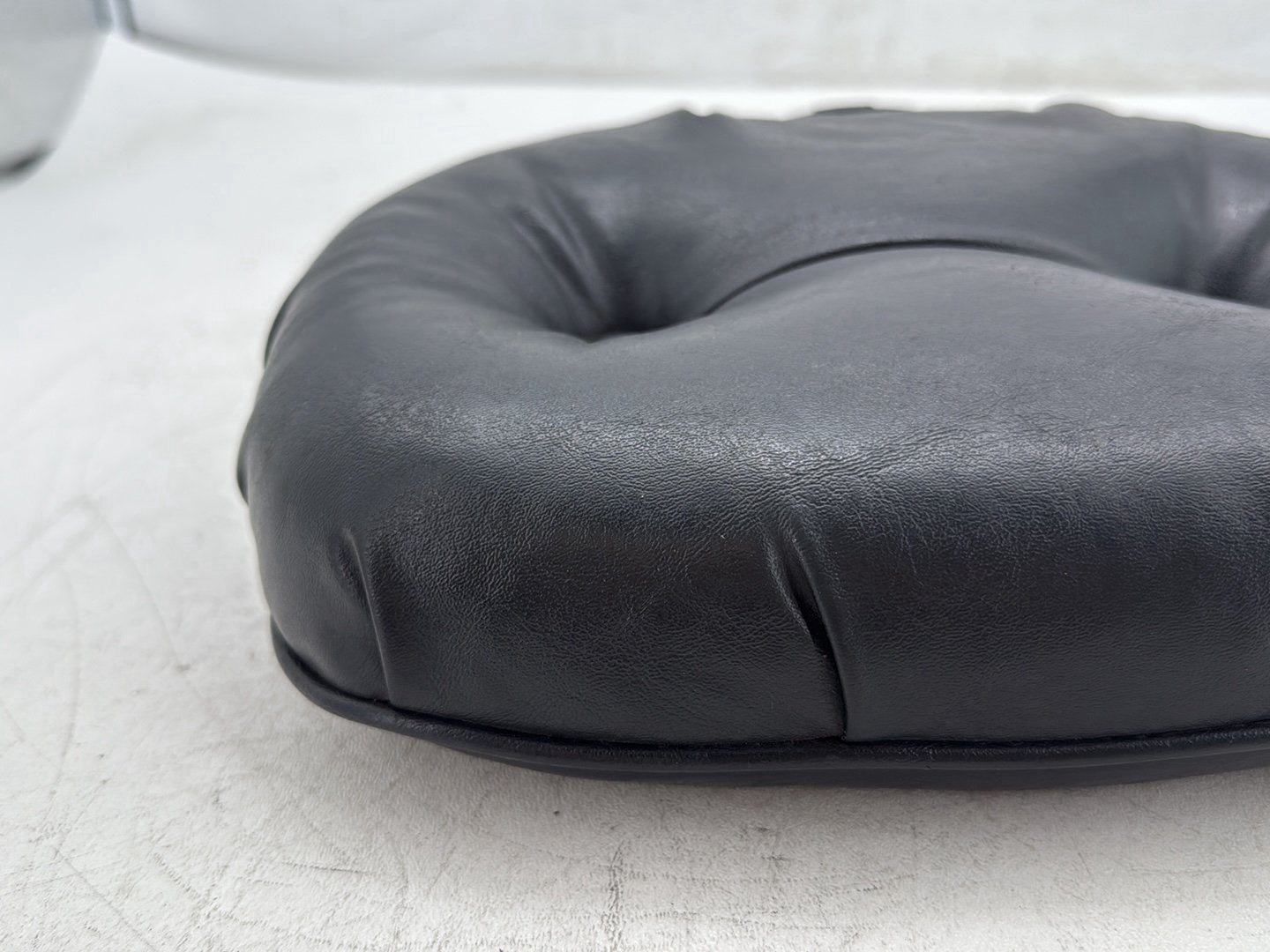2000 Harley Electra Glide Touring Ultra OEM Rider Driver Backrest Adjustable Cushion Pad