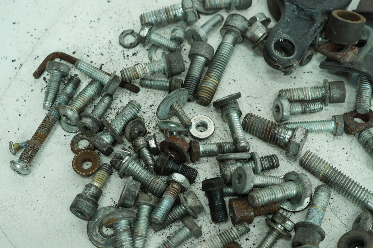 2011 Harley-Davidson Touring FLHTK - Hardware Bolts Nuts & Brackets