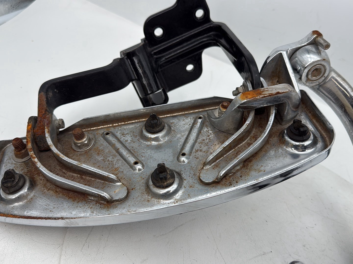 1999 - 2006 Harley-Davidson Softail Heritage Left Right Driver Floorboard Foot Rest 42431-00A