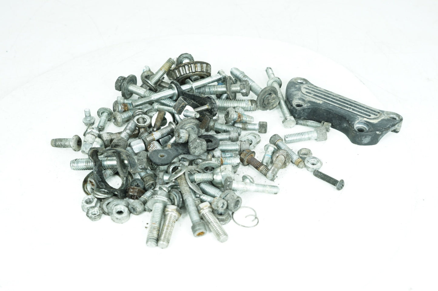 2008 Harley-Davidson Dyna FXDF - Hardware Bolts Nuts & Brackets