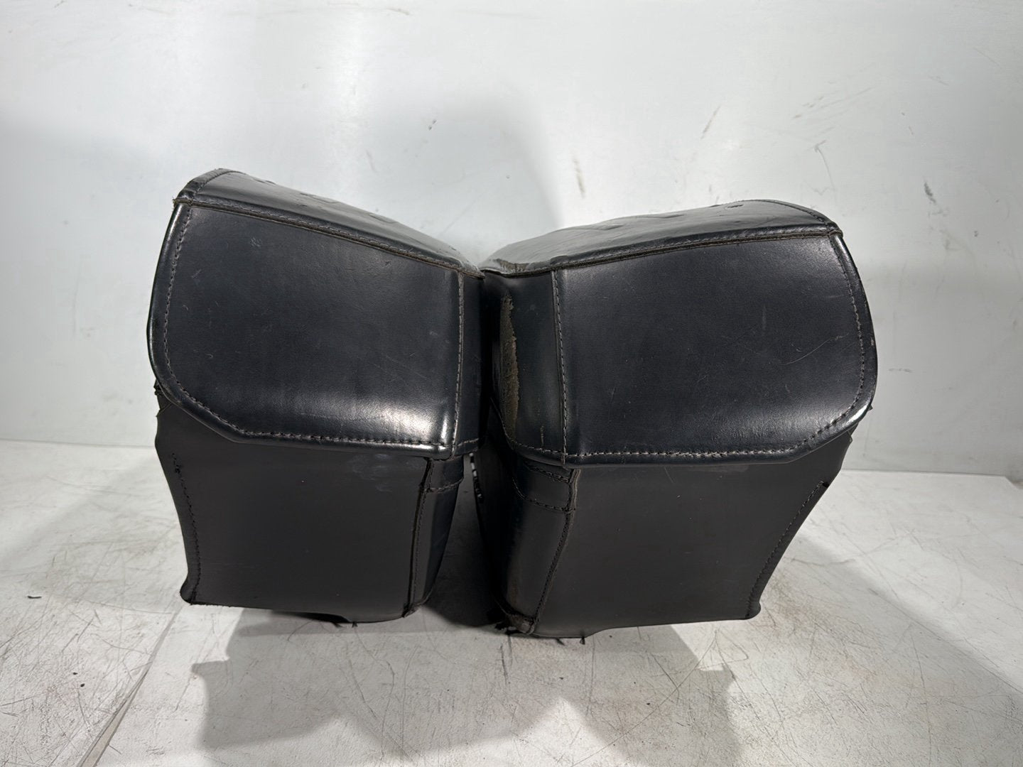 2004 Harley Road King Touring Custom FLHRSI OEM Rear Left Right Saddlebags Luggage Leather