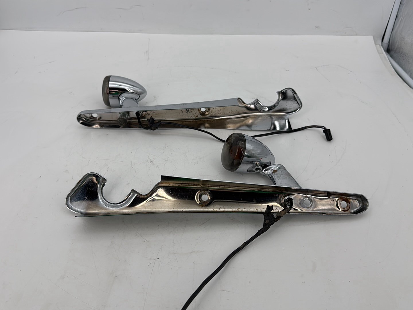 2009 Harley Sportster XL1200C 1200 Custom OEM Rear Left Right Fender Struts Bracket & Turn Signal