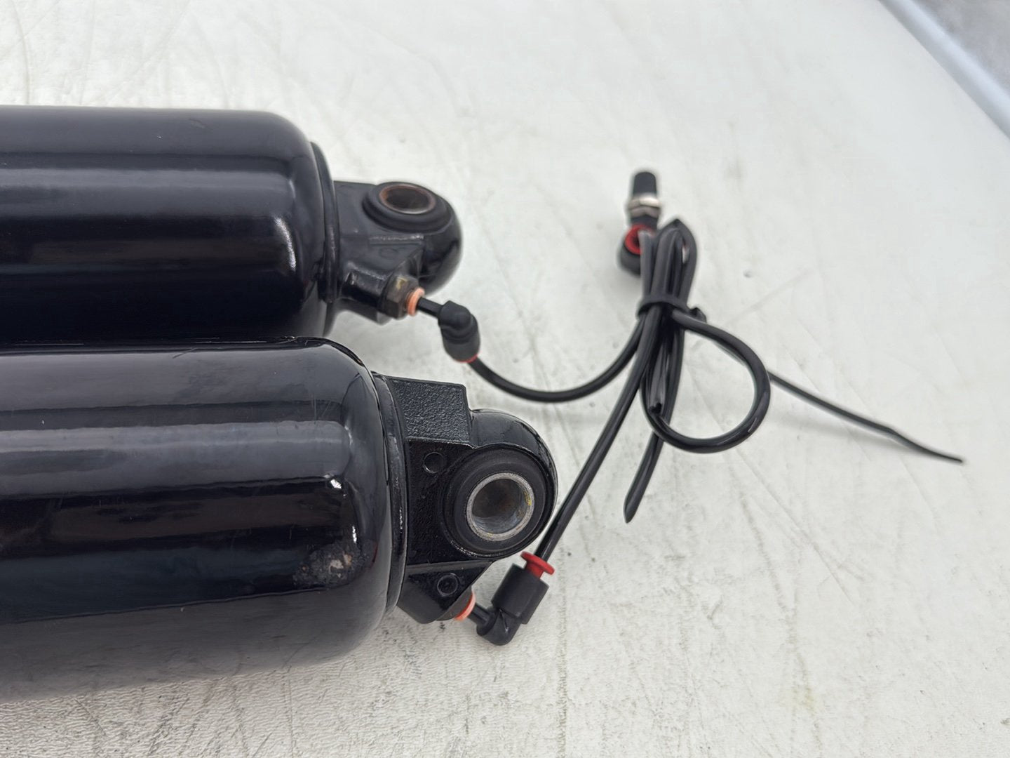 2016 Harley Road King Touring FLHR OEM Rear Left Right Shock Absorbers