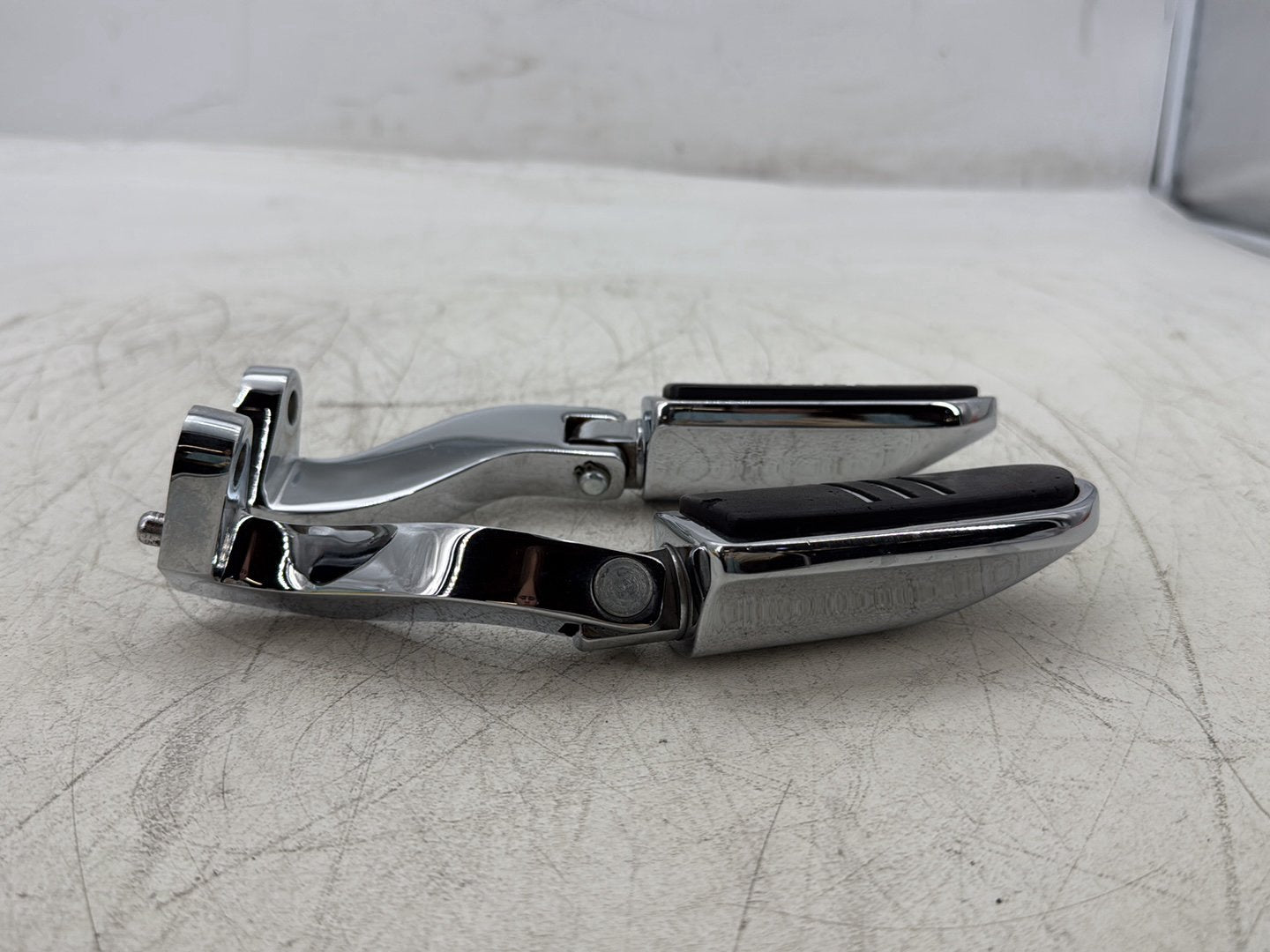 2012 Harley Street Glide Touring FLHX OEM Passenger Left & Right Foot Pegs