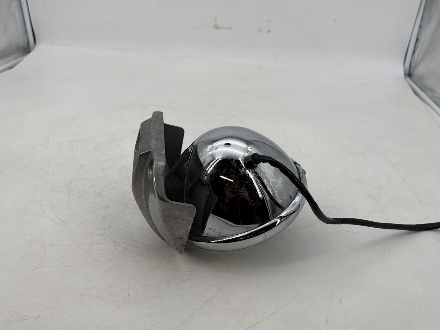 1999 - 2006 Harley-Davidson Dyna Super Glide Headlight Headlamp Head Light Halogen  	69675-05A
