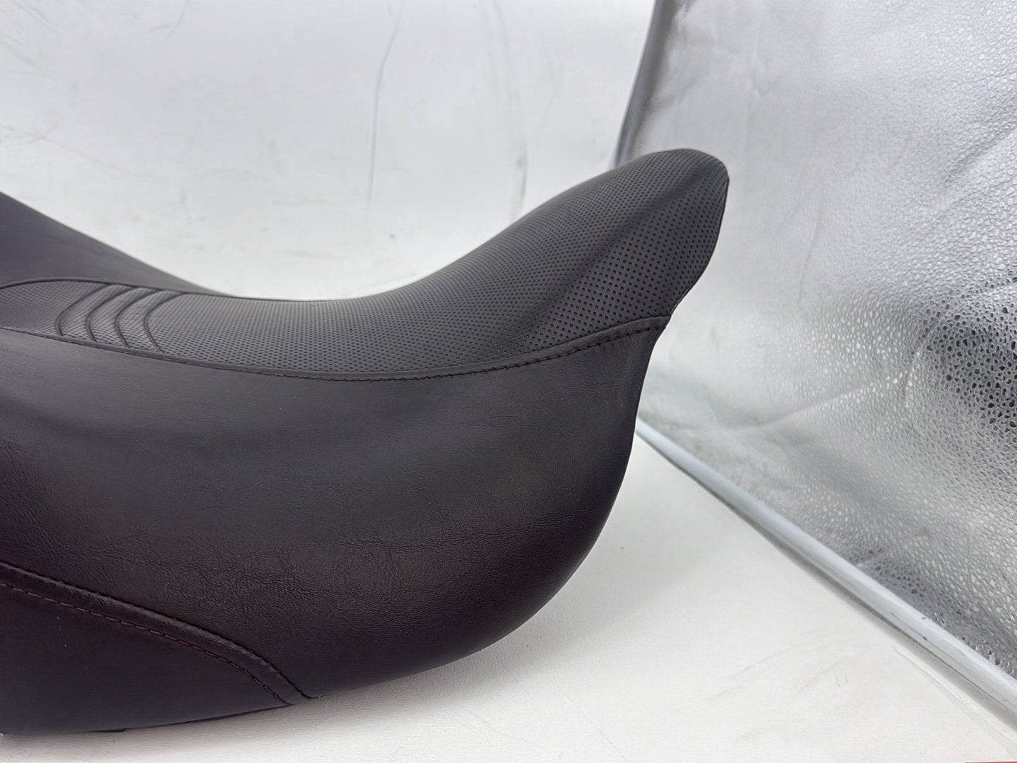 2011 Harley Electra Glide Ultra FLHTK OEM Passenger Rider Driver Seat Saddle