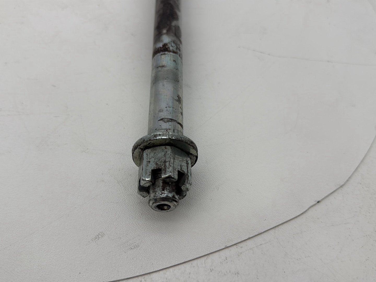 1999 - 2006 Harley-Davidson Dyna Low Rider Rear Wheel Axle Bolt Shaft 41114-90