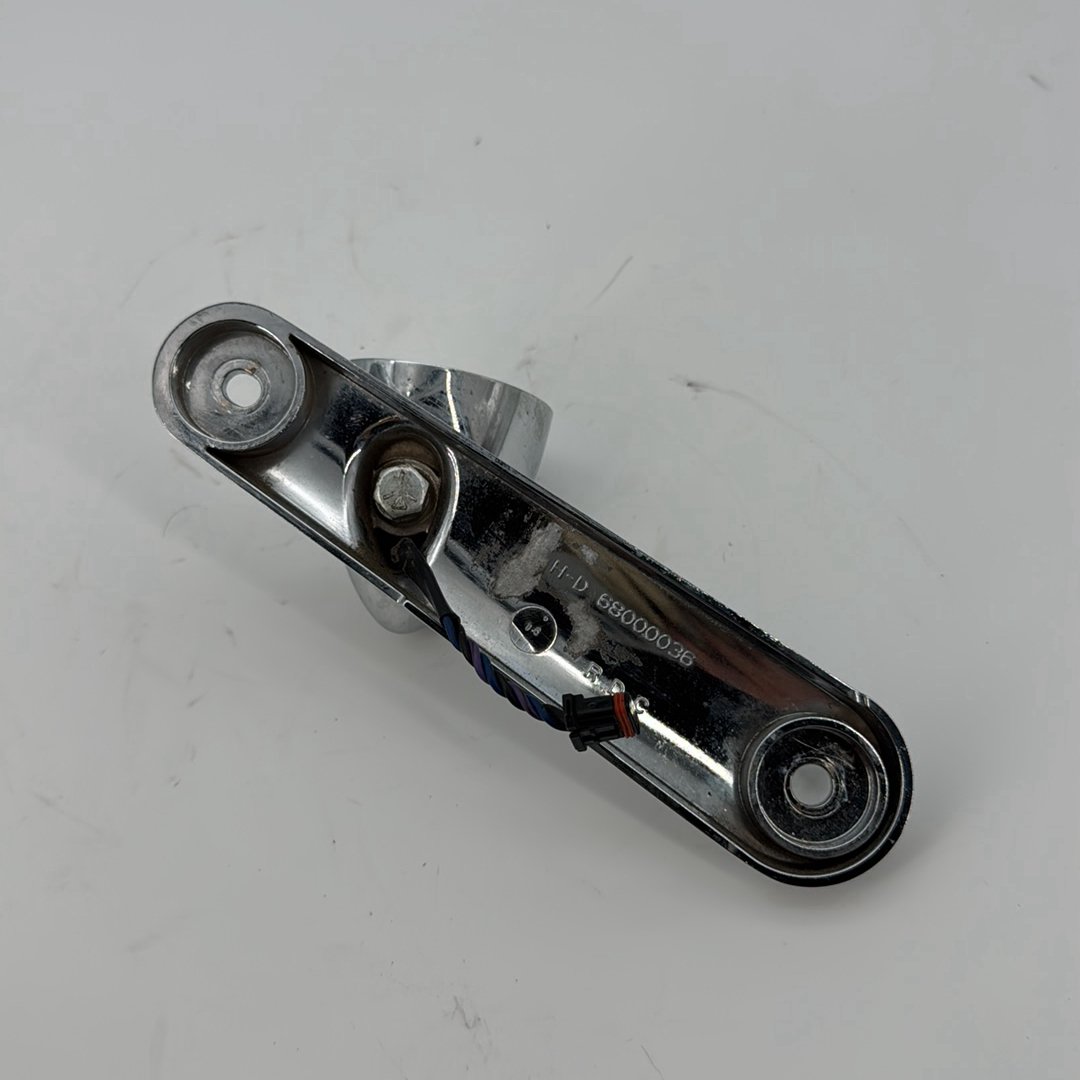 2008 - 2016 Harley-Davidson Touring Street Glide Front Right 1 Turn Signal Indicator 68000036