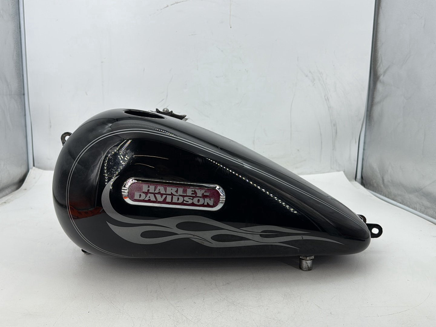 2006 Harley Dyna FXDWGI Wide Glide OEM Fuel Gas Tank Gasoline Reservoir