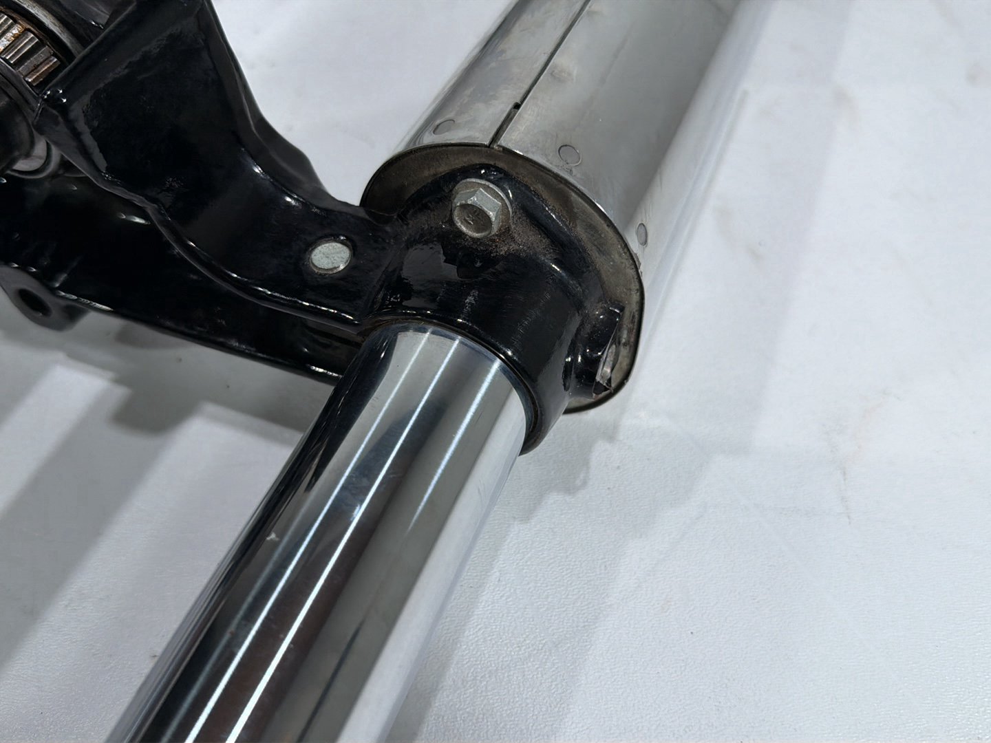 2011 Harley Heritage Softail Classic FLSTC OEM Front Triple Tree Set & LH RH Fork Legs Sliders