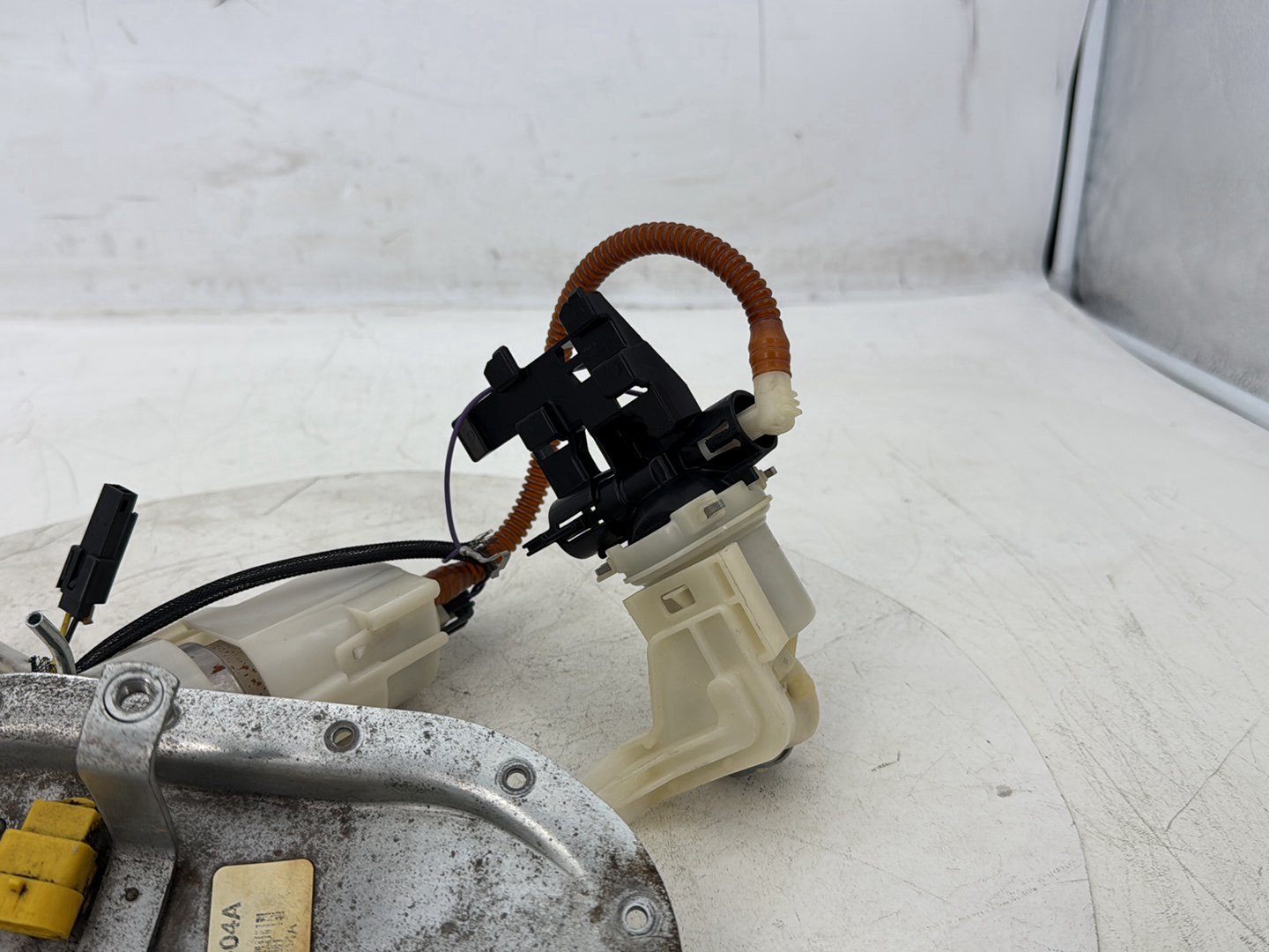 2015 Harley Dyna Low Rider FXDL OEM Gas Gasoline Fuel Petrol Pump Sending