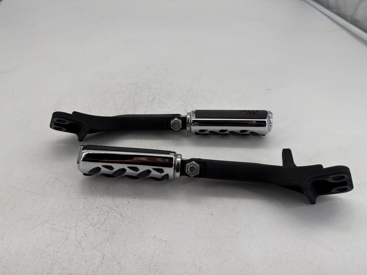 2007 Harley Dyna Super Glide FXD OEM Passenger Left & Right Foot Pegs