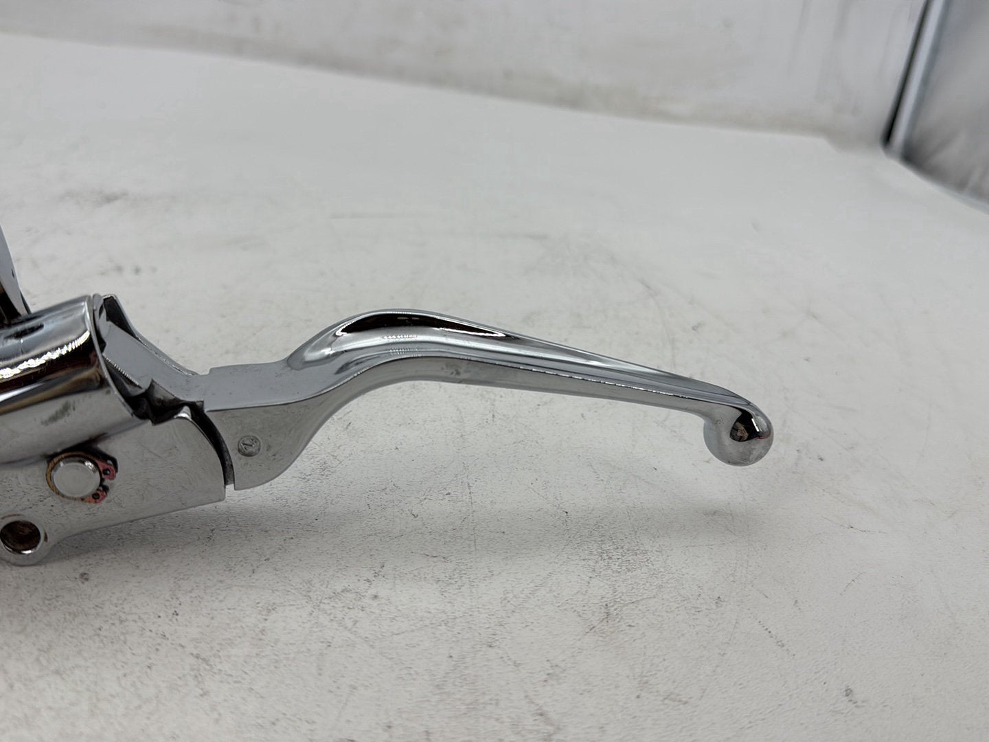 07 Harley Street Glide Touring FLHX OEM Front Right Brake Lever Master Cylinder