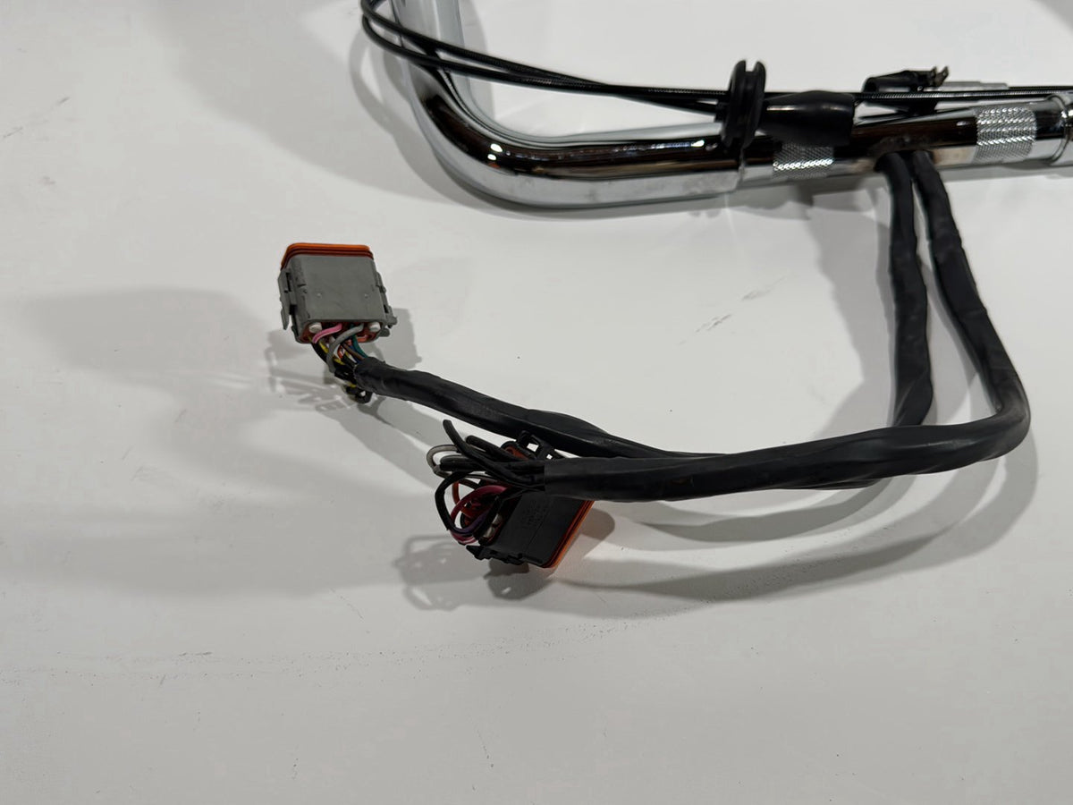 06 Harley Street Glide Touring FLHXI OEM Handlebars Left Right Switches Controls