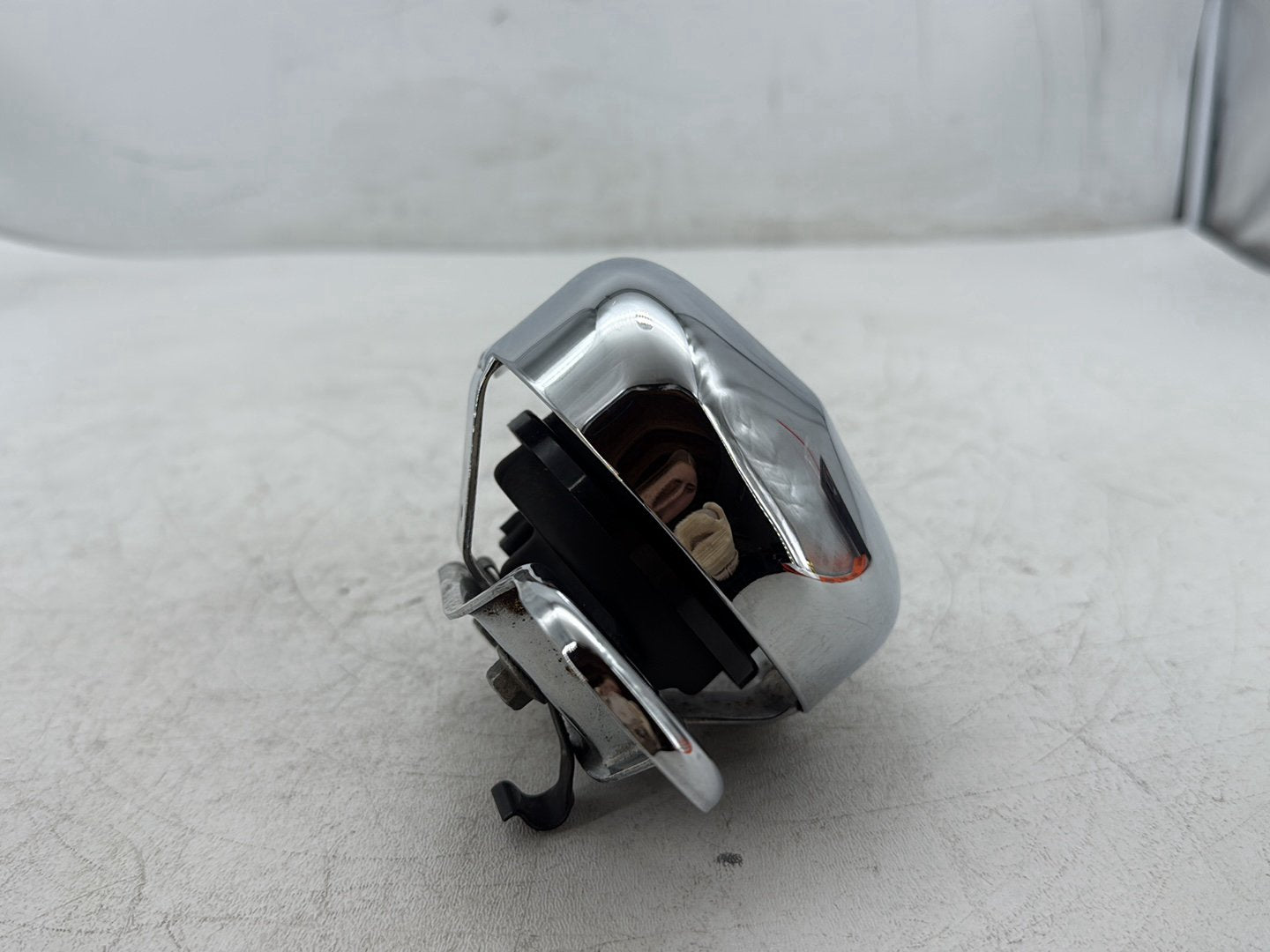 2010 Harley Road King Touring Classic OEM Horn Signal Klaxon Chrome Cover