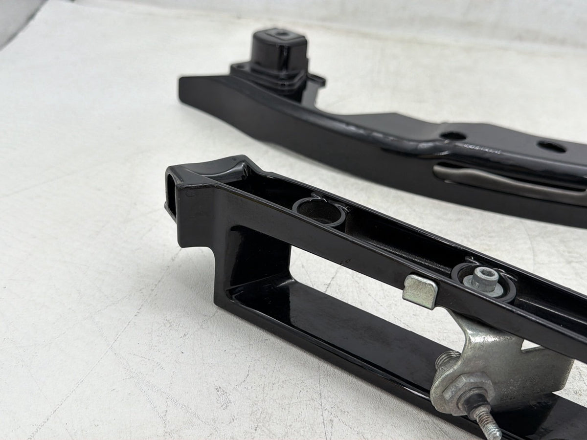 2018 Harley Road Glide Touring FLTRXS OEM Left Right Saddlebag Fender Struts Brackets