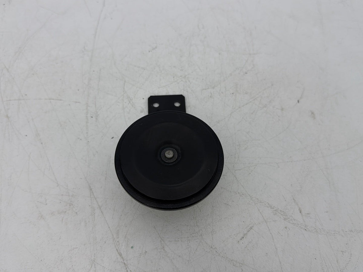 2006 Harley Sportster XL883C 883 Custom OEM Signal Horn Klaxon Beep 69043-96A