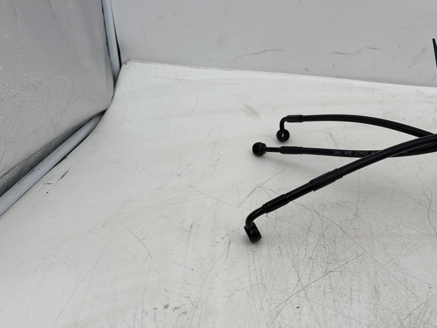 2006 Harley Electra Glide Touring Classic FLHTCI OEM Front Brake Hose Line Pipe