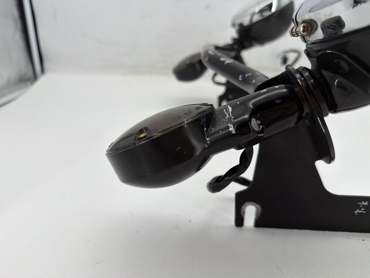 2006 Harley Electra Glide Touring Classic OEM Front Turn Signal Indicators Aux Light Bar