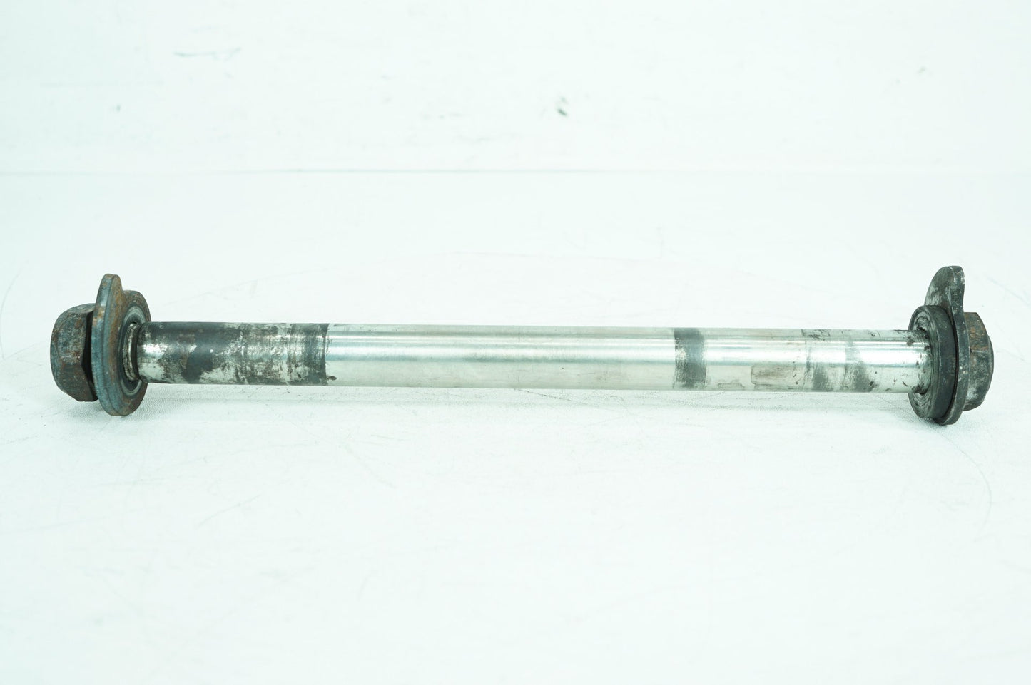 2007 - 2012 Harley-Davidson Touring Electra Glide Ultra Rear Wheel Axle Bolt Shaft 41056-09