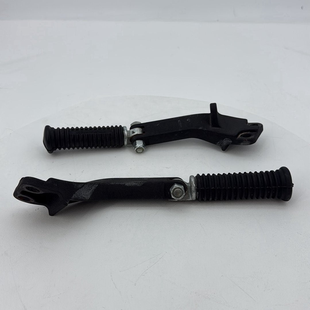 2007 - 2012 Harley-Davidson Dyna Super Glide Passenger Left & Right Foot Pegs 49224-06A