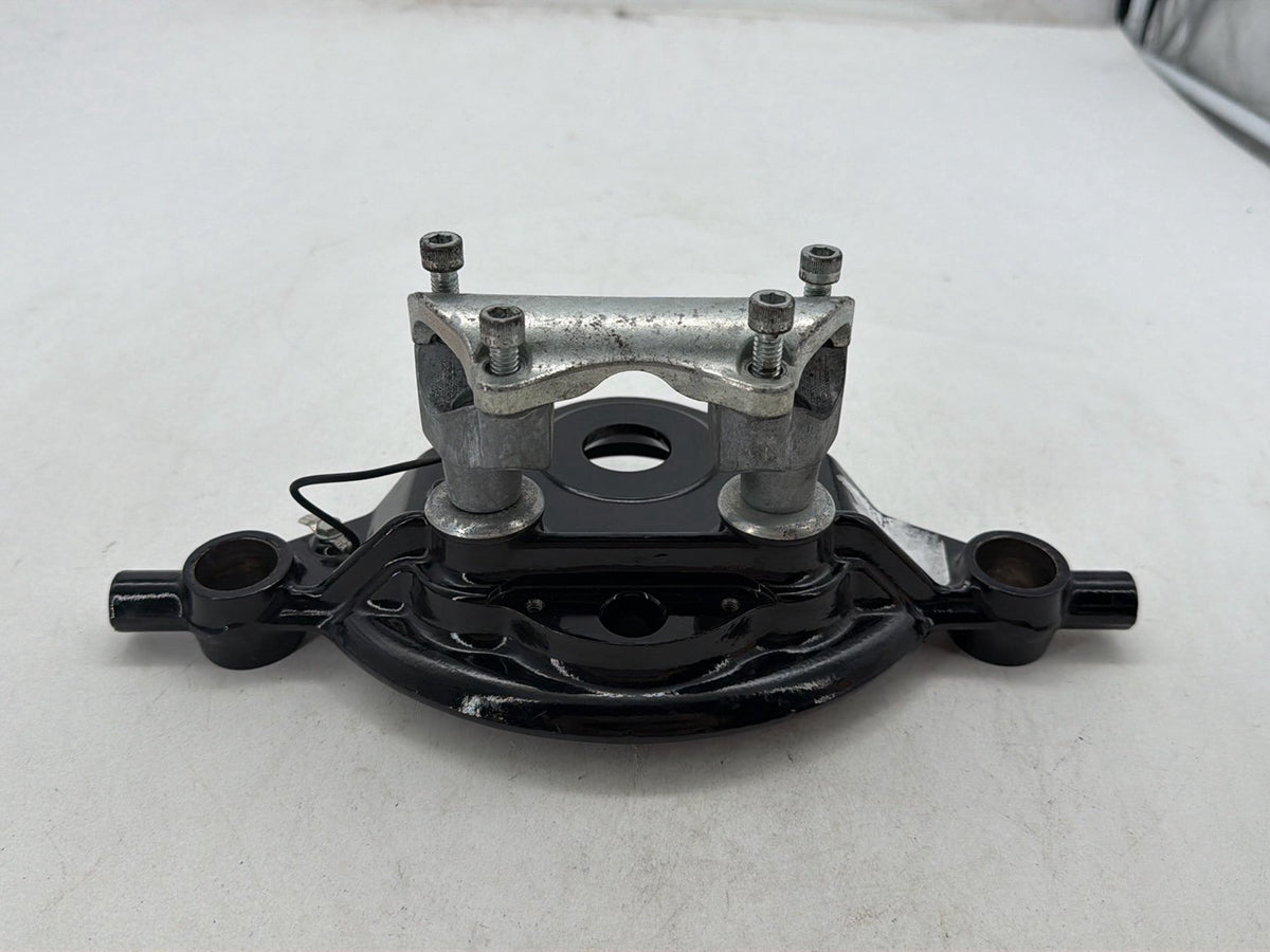 2010 Harley Street Glide Touring FLHX OEM Front Fork Upper Triple Tree Bracket