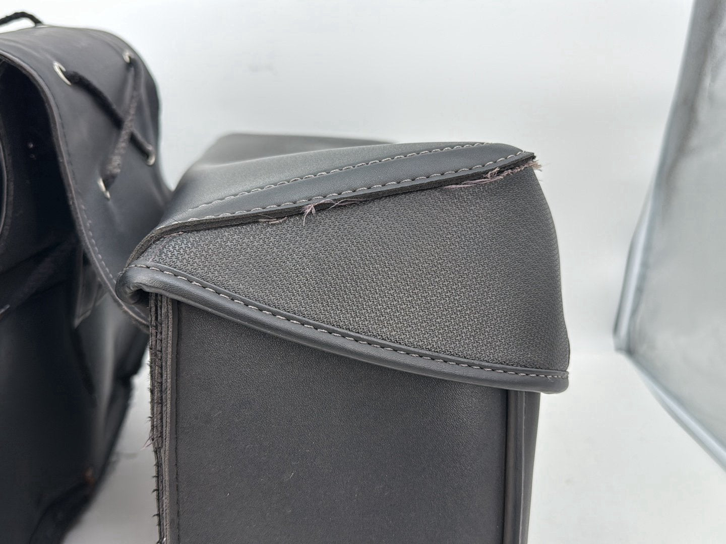 2004 - 2013 Harley-Davidson Sportster 883 Custom Rear Left Right Saddlebags Luggage Leather KEMI-MOTO