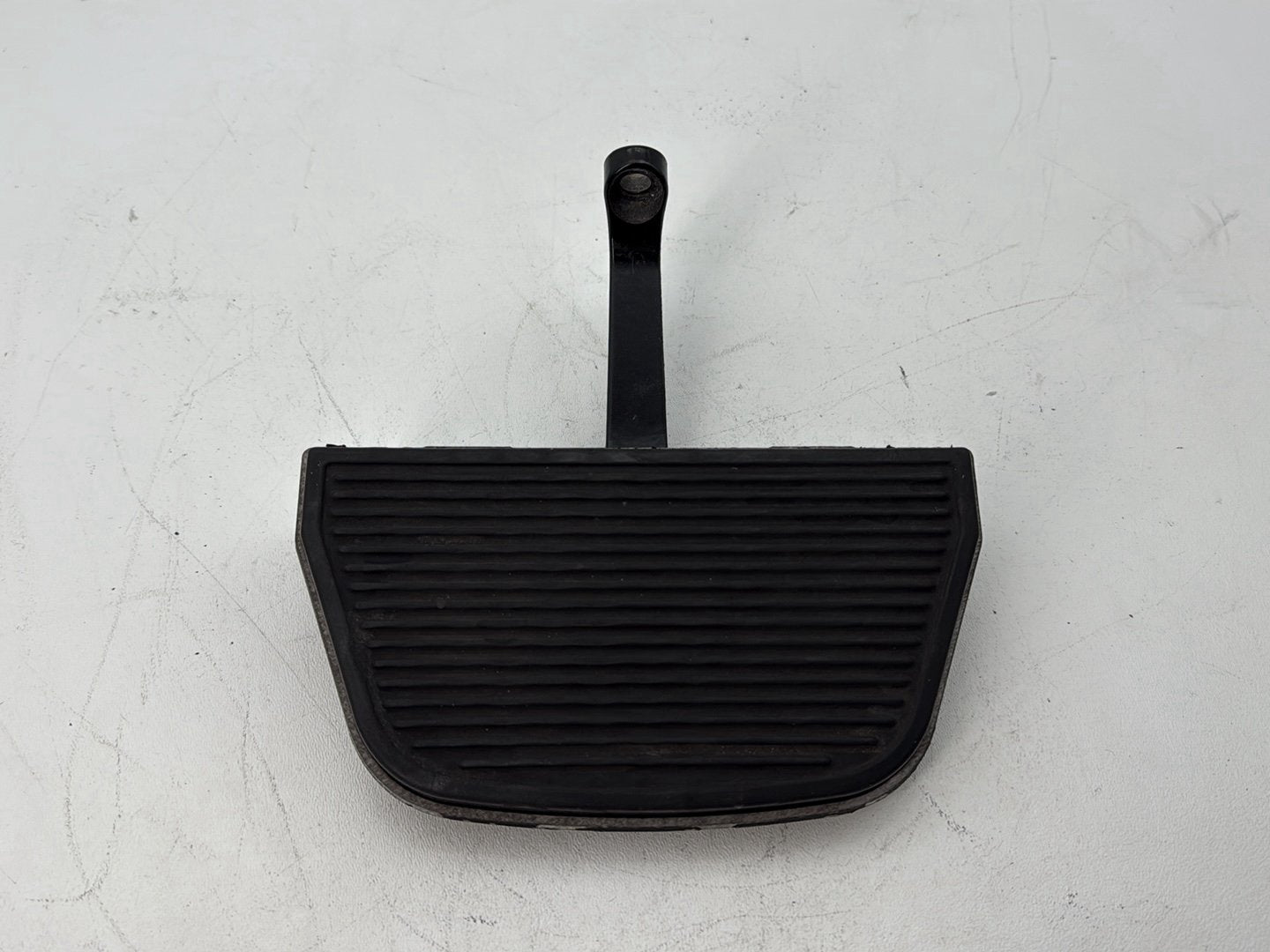 2008 Harley Road King Touring FLHR OEM 1 Passenger Floorboard Foot Rest