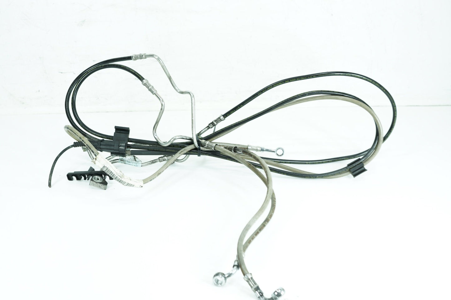 2007 - 2016 Harley-Davidson Touring CVO Electra Screamin Eagle Front Brake Hose Line Pipe ABS 41800206