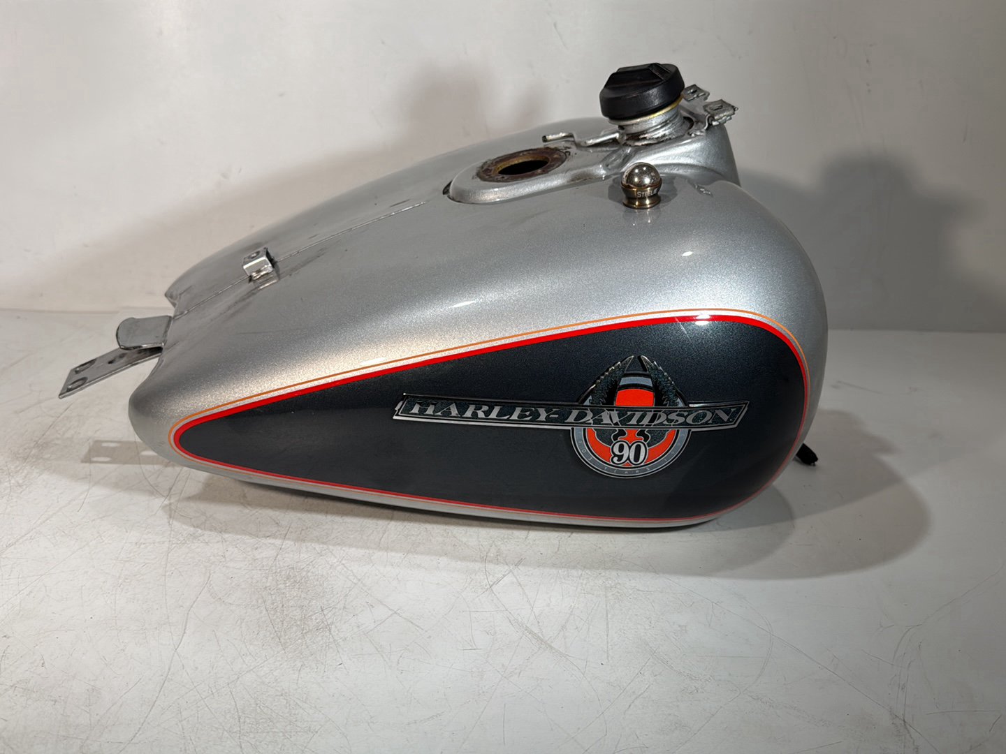 1984 - 1998 Harley-Davidson Touring Electra Glide Classic Fuel Gas Tank Gasoline Reservoir w/ Petcock Valve