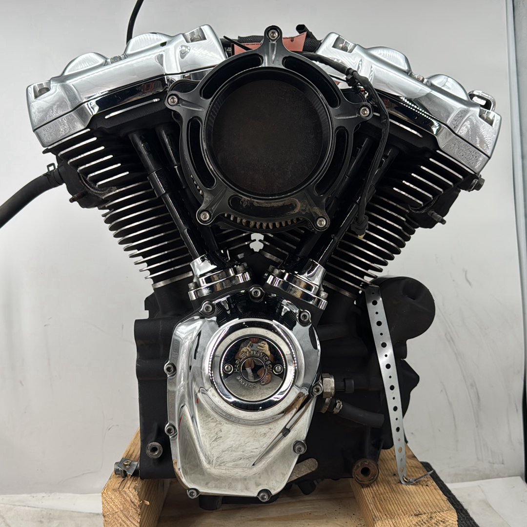 2018 Harley Electra Glide Touring Ultra FLHTCU OEM EFI Milwaukee M8 107 Engine Motor