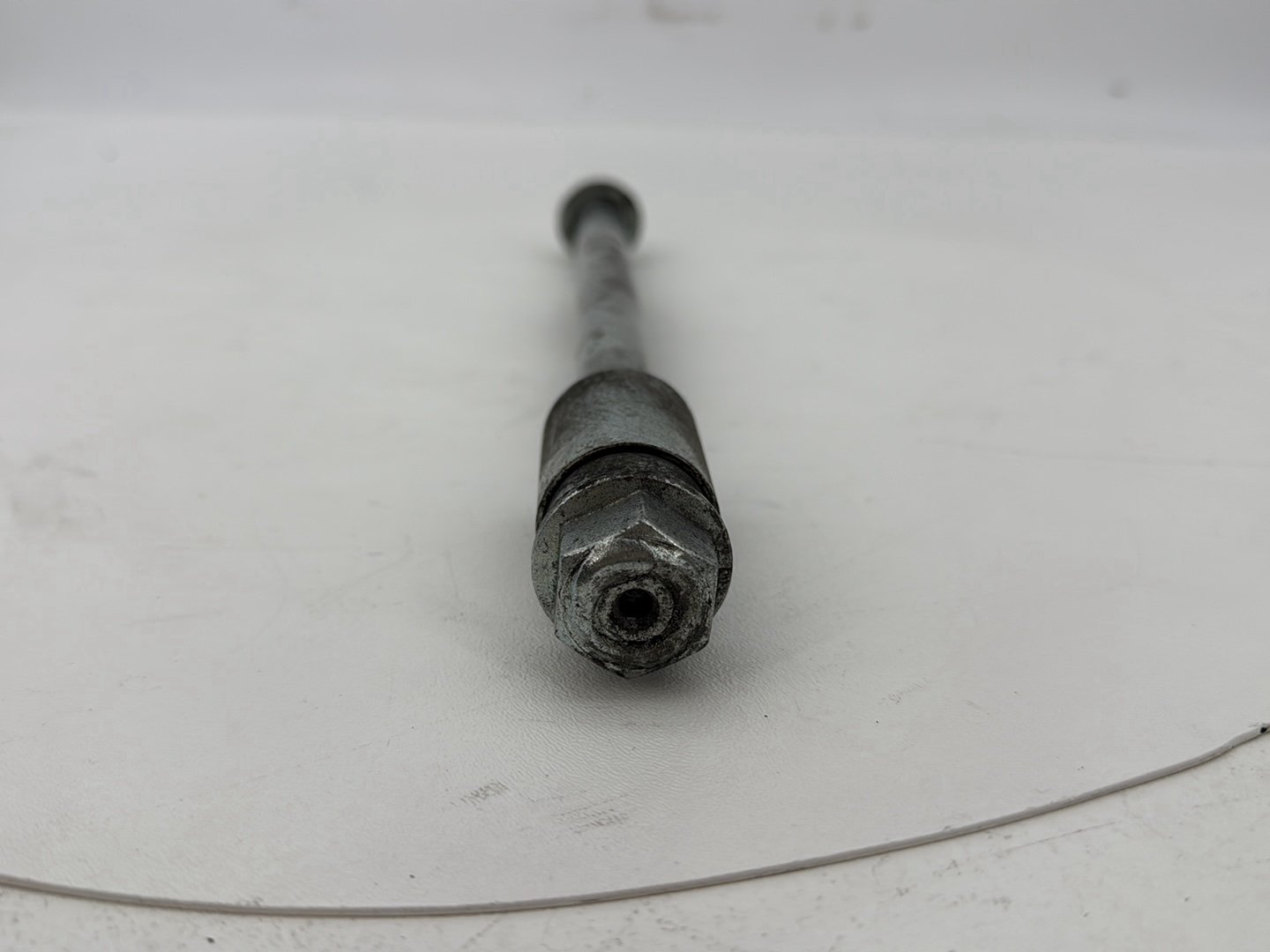 1999 - 2006 Harley-Davidson Dyna Low Rider Rear Wheel Axle Bolt Shaft 41114-90