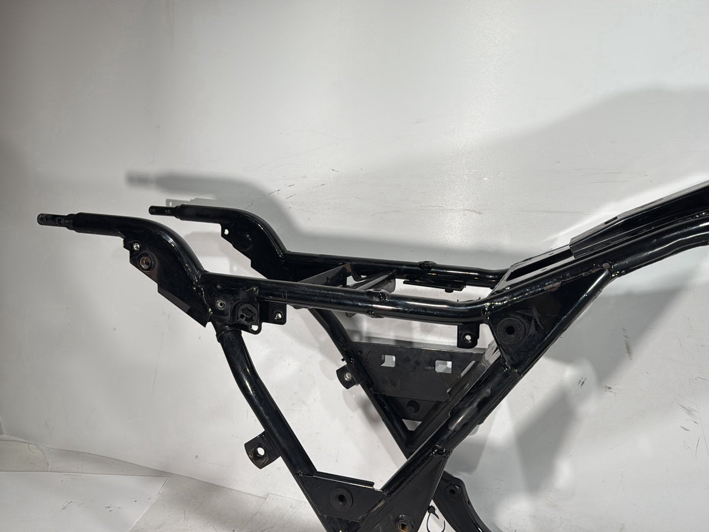 2007 Harley Street Glide Touring FLHX OEM Body Main Frame Chassis SLVG
