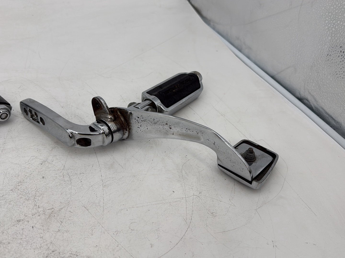 1999 - 2006 Harley-Davidson Dyna Super Glide Left Right Foot Brake Control Pegs 50649-90