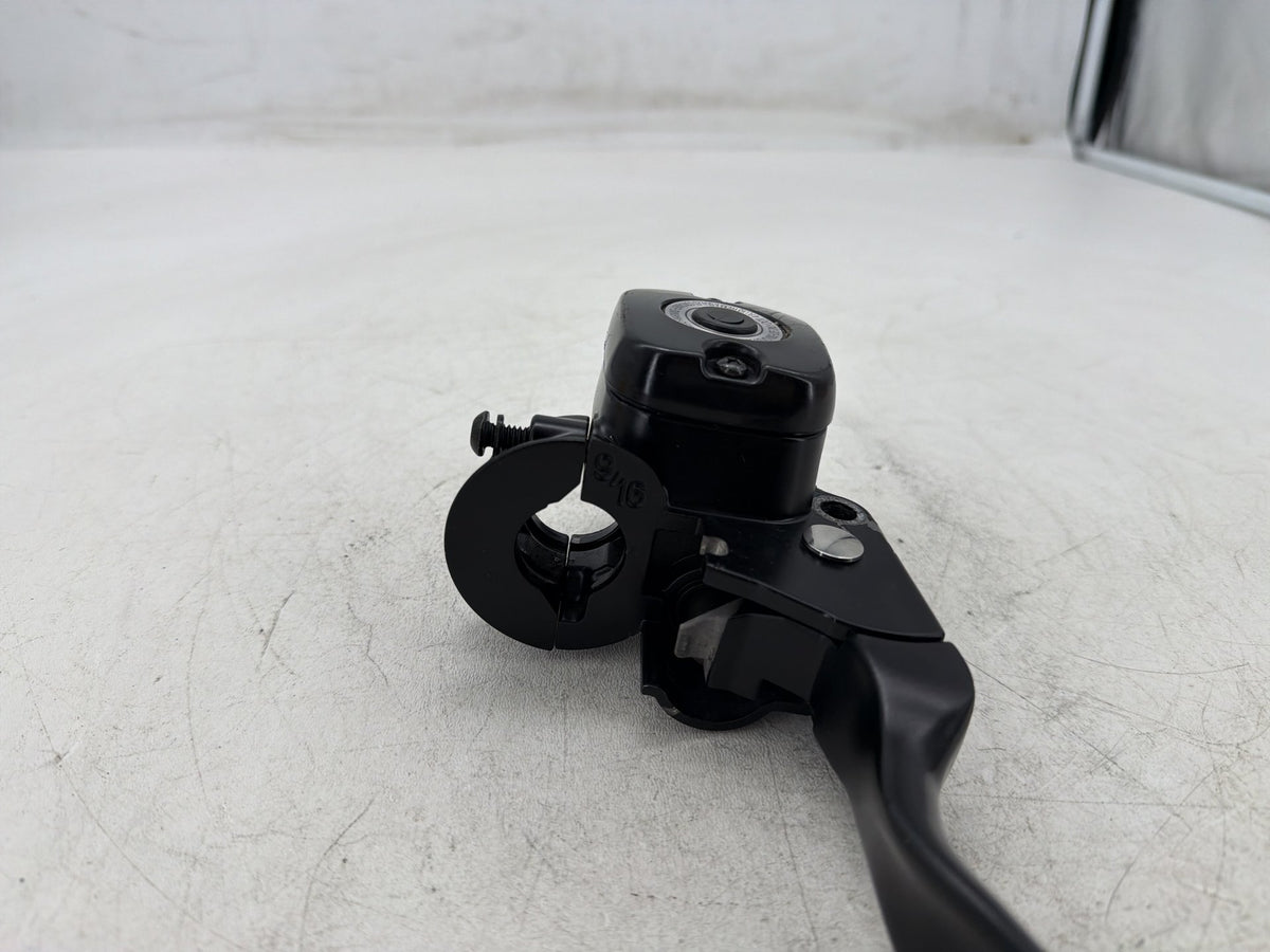 2017 Harley Dyna Street Bob Front Right Brake Lever Master Cylinder 9/16" bore