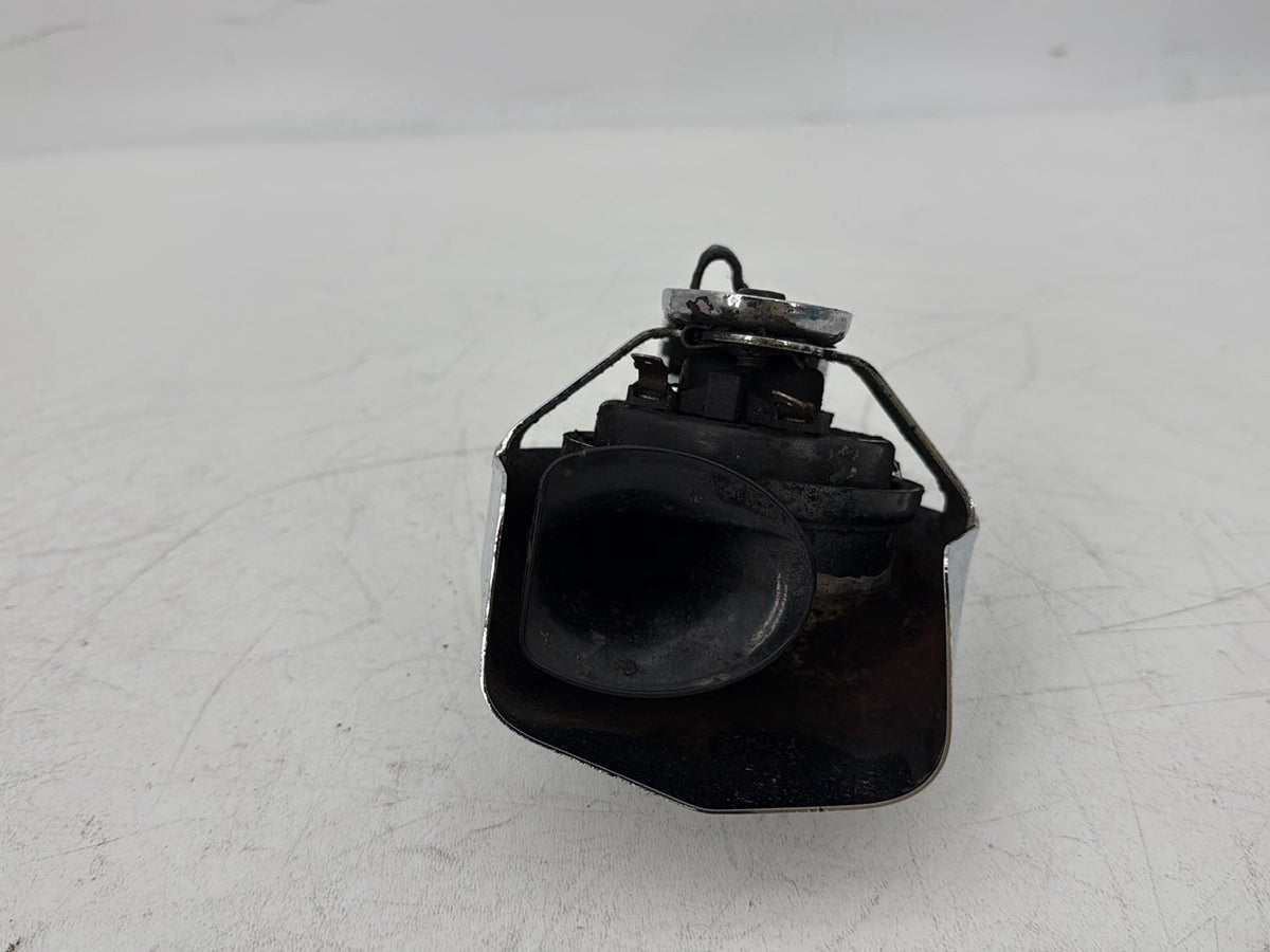 2006 Harley Touring FLHRI Road King OEM Horn Signal Klaxon Chrome Cover