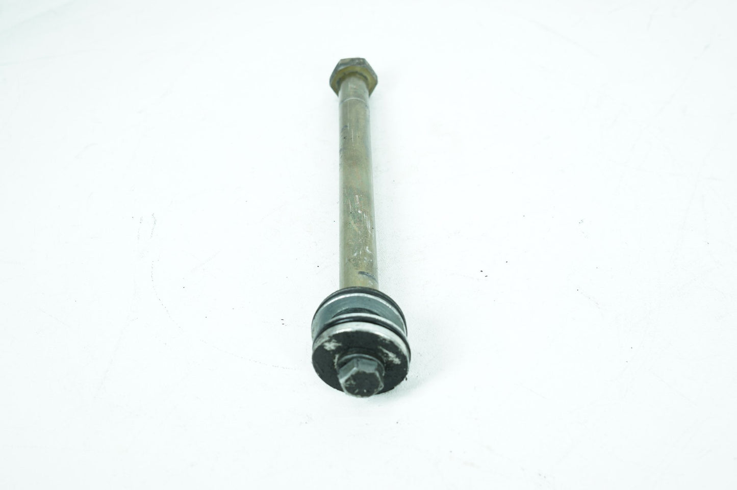 1999 - 2006 Harley-Davidson Dyna Wide Glide Rear Fork Swingarm Pivot Bolt Shaft 47817-00