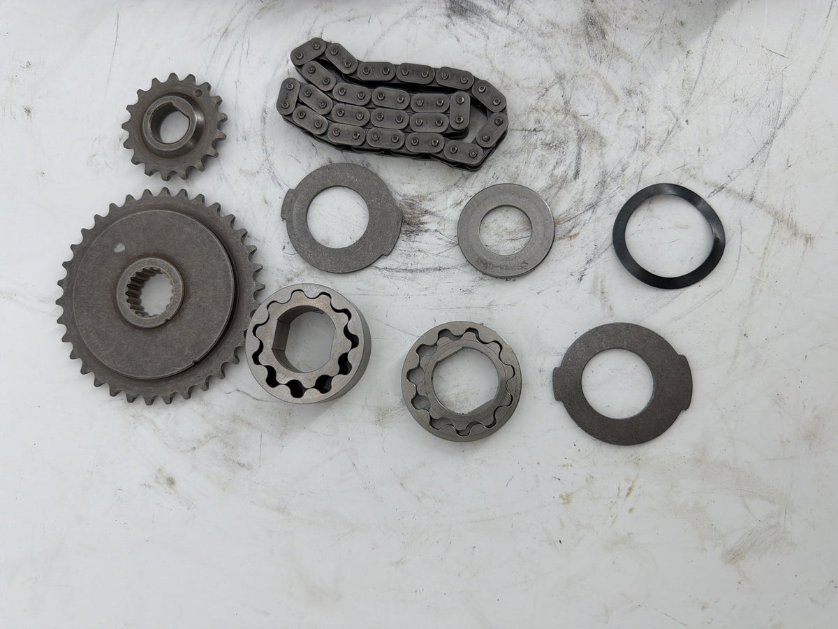 16 Harley Touring FLHXS Street Engine Motor Cam Support Camshaft Plate Oil Pump