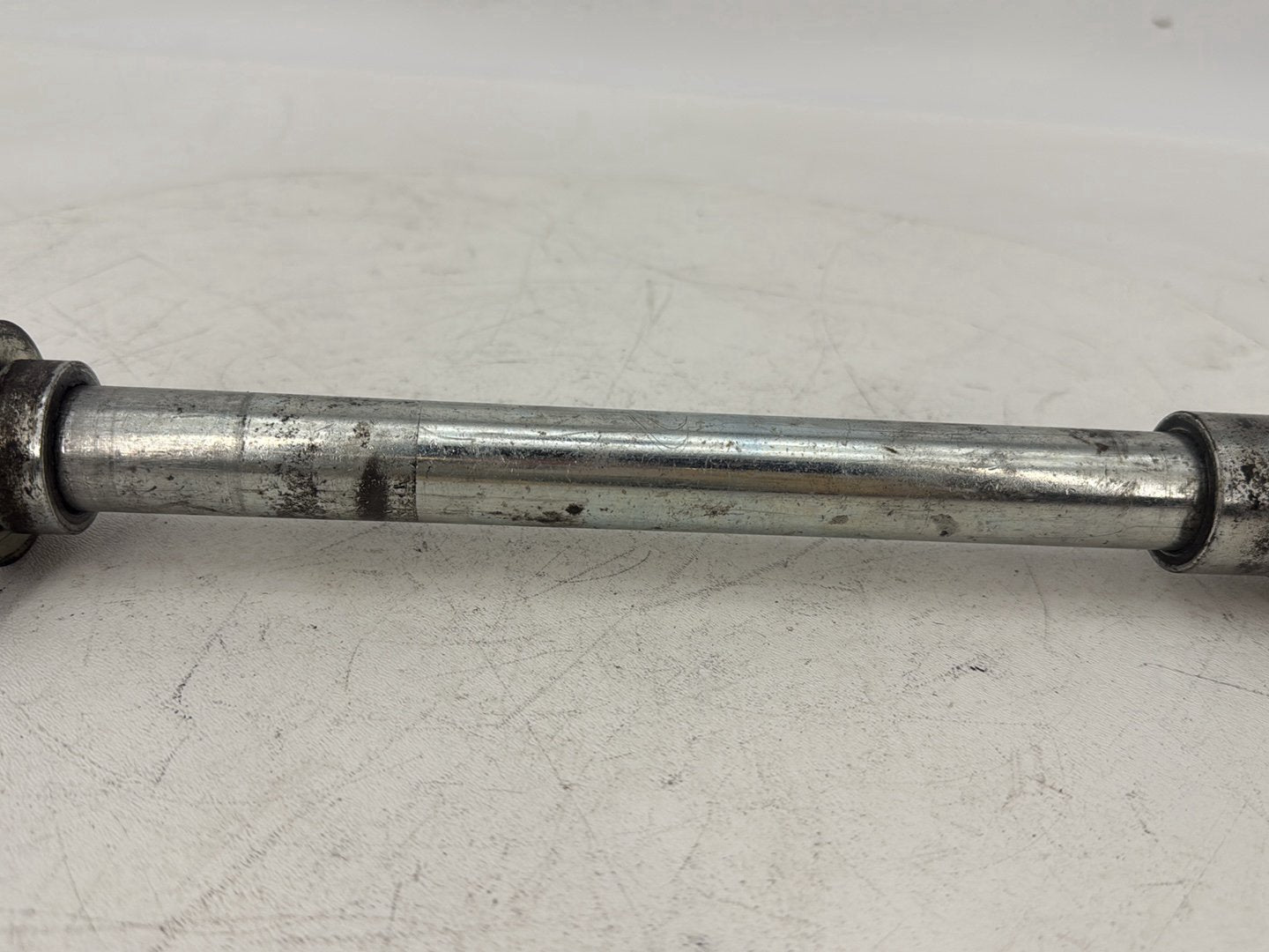 1999 - 2006 Harley-Davidson Touring Electra Glide Rear Wheel Axle Bolt Shaft 41056-02