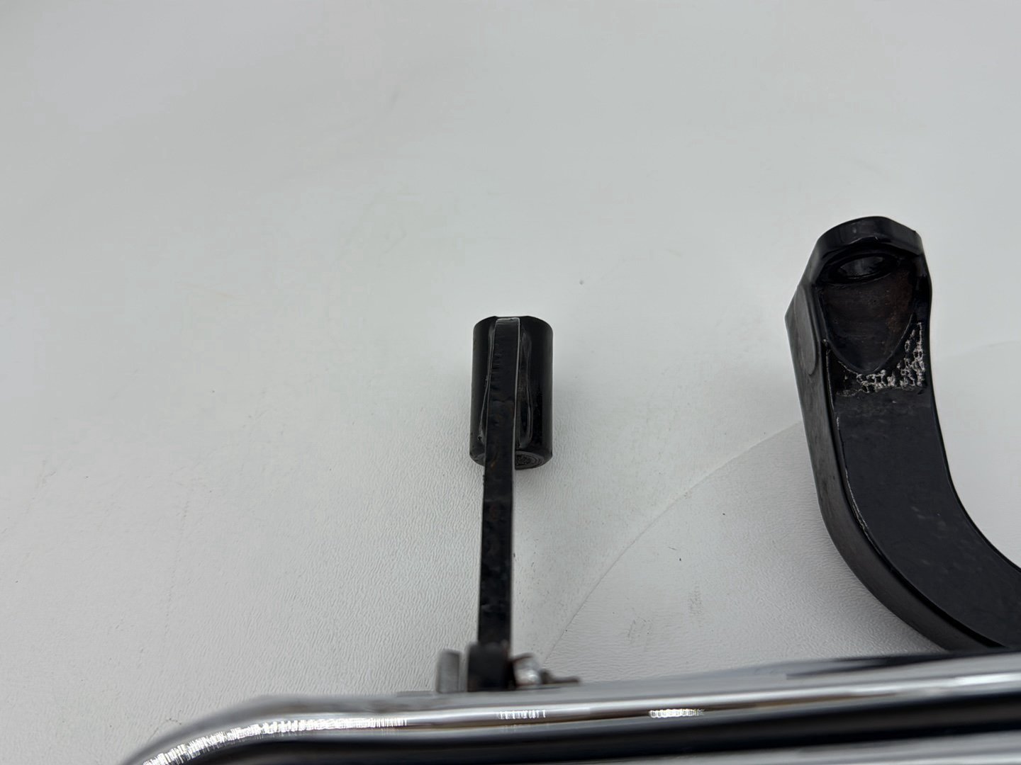 2007 - 2011 Harley-Davidson Touring Street Glide Left Right Driver Floorboard Foot Rest 50684-04