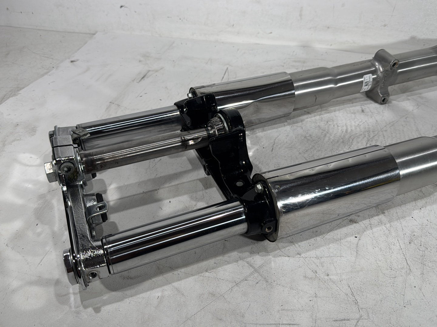 2013 Harley Heritage Softail Classic FLSTC OEM Front Triple Tree Set & LH RH Fork Legs Sliders