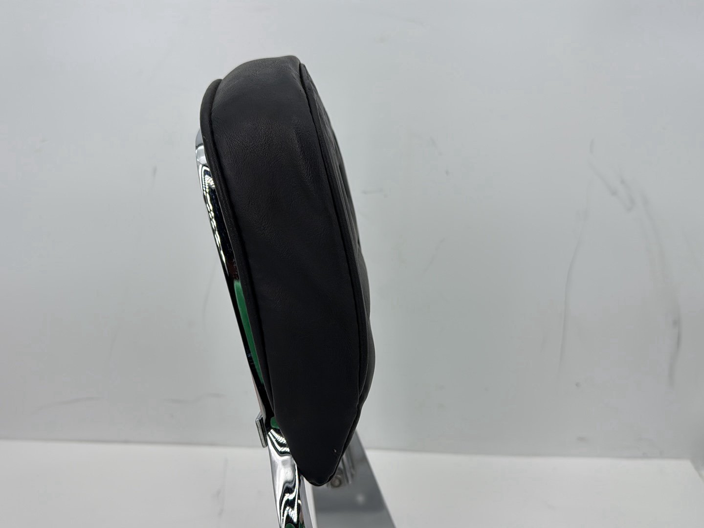 2009 Harley Sportster XL1200C 1200 Custom OEM Rear Sissy Bar w/ Backrest Cushion Pad