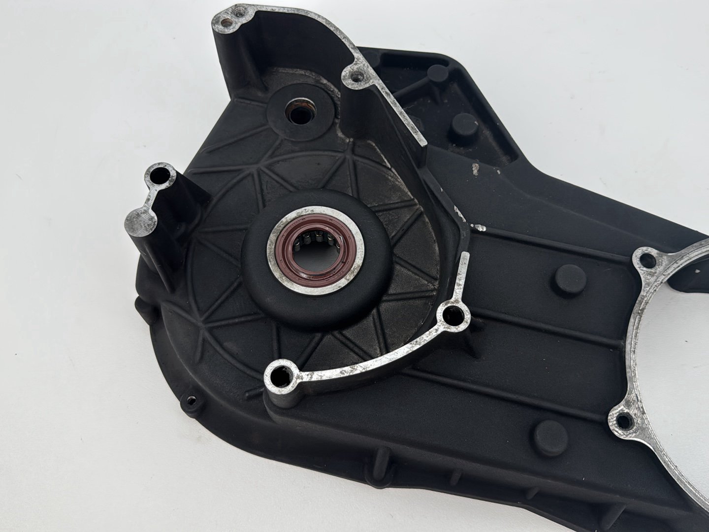 1999 - 2006 Harley-Davidson Touring Electra Glide Classic Inner Primary Clutch Cover 60677-01A