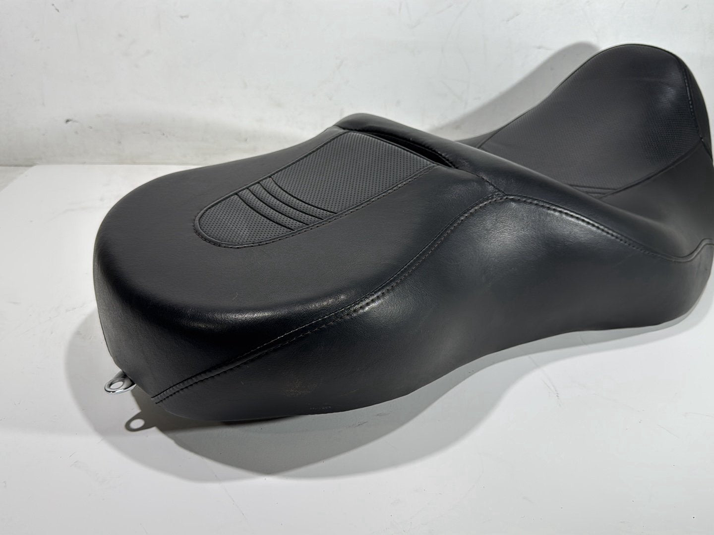 2006 Harley Street Glide Touring FLHXI OEM Passenger Rider Driver Seat Saddle