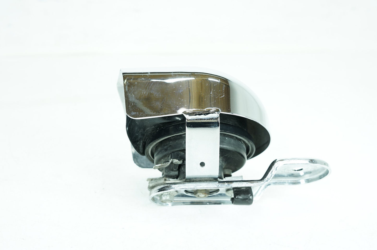 2007 - 2011 Harley-Davidson Touring Street Glide Horn Signal Klaxon Chrome Cover 69012-93A