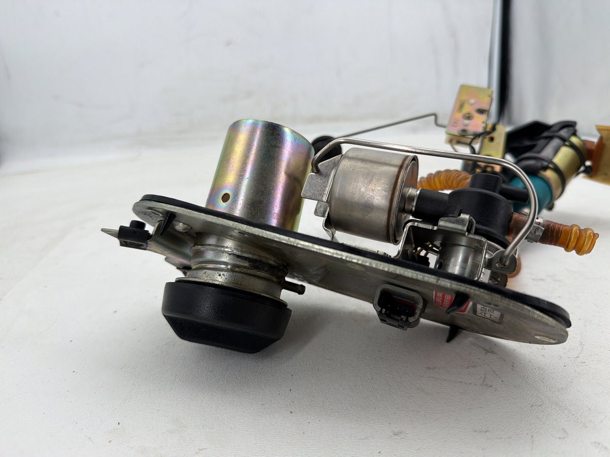 03 Harley Electra Glide Touring Ultra OEM Fuel Pump Gas Gasoline Petrol Sending