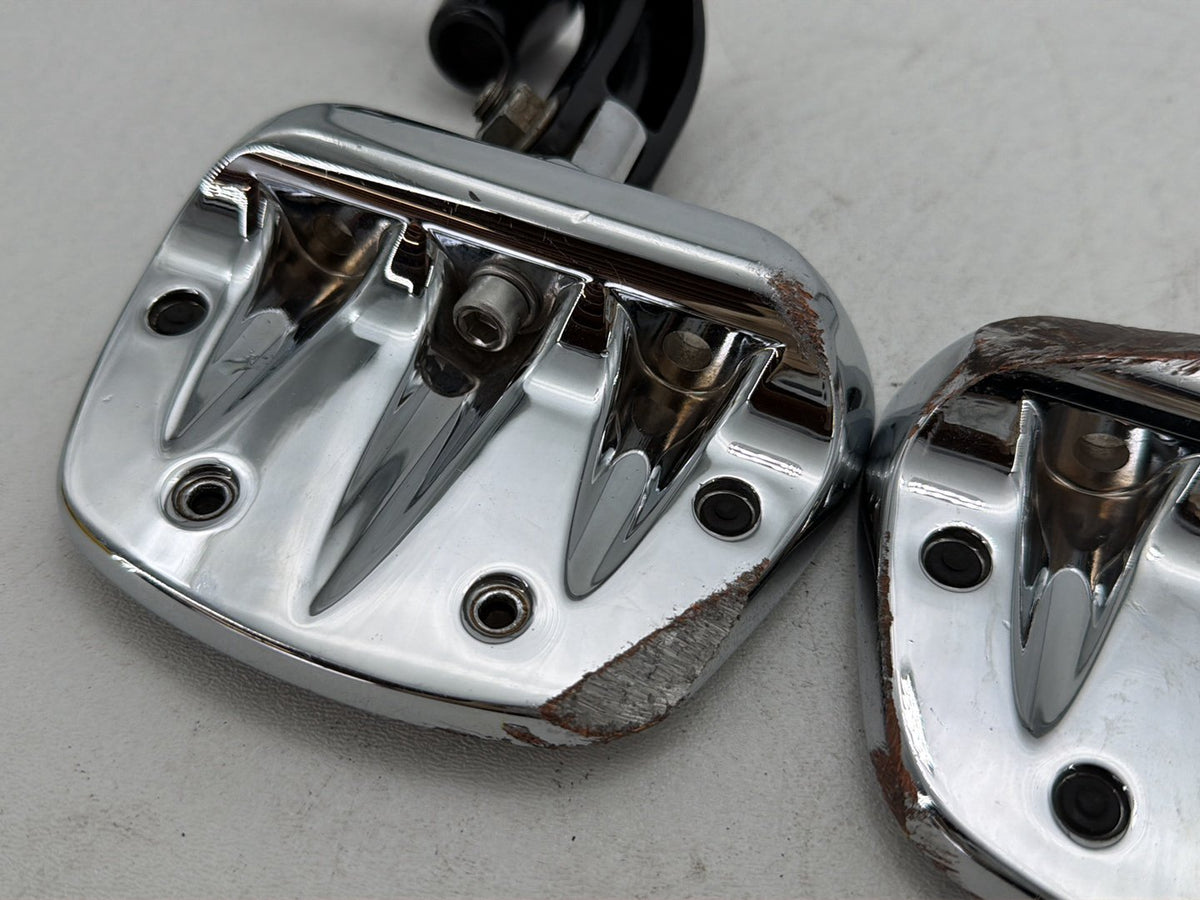 07 Harley Dyna Street Bob FXDBI Left & Right Driver Step Foot Rest Pegs Kuryakyn