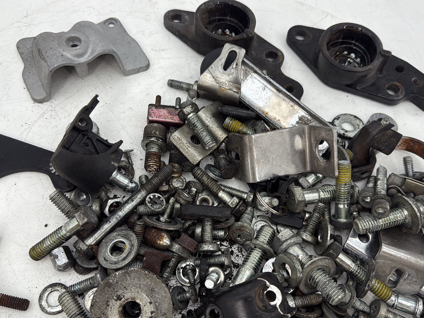 1999 - 2006 Harley-Davidson Touring Electra Glide Hardware Bolts Nuts & Brackets w/ Left Right Fork Swingarm Brackets